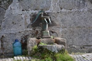Fuente Pozo Esteban de Bermillo de Sayago, bóveda de piedra en la carretera de Villadepera (foto 2)