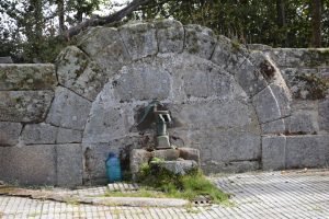 Fuente Pozo Esteban de Bermillo de Sayago, bóveda de piedra en la carretera de Villadepera (foto 3)