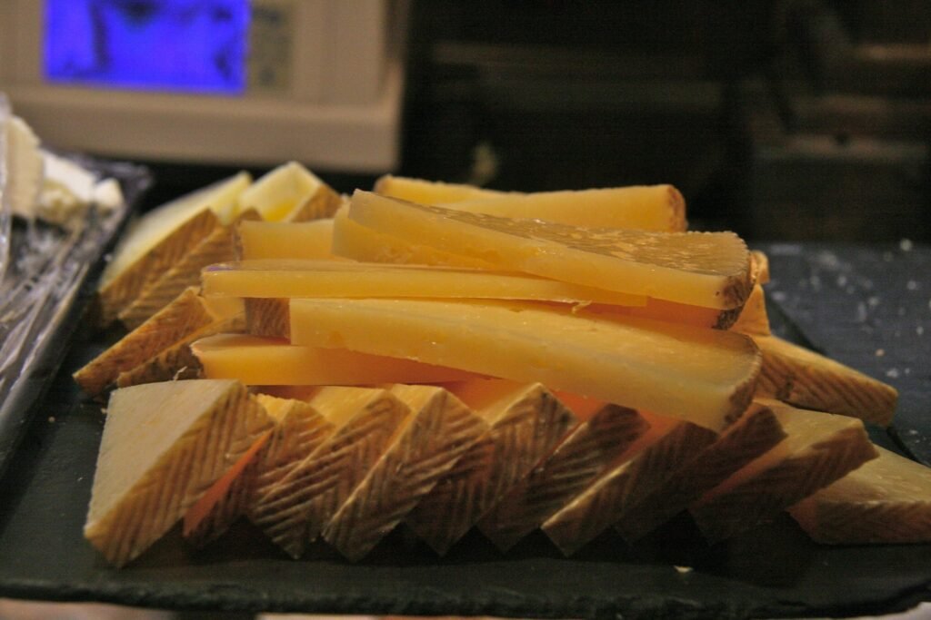Cuñas de queso zamorano curado